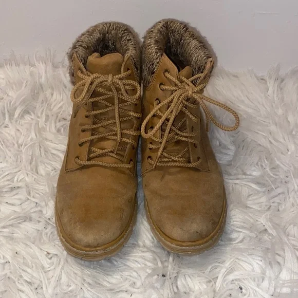 Timberlands - Picture 3 of 6